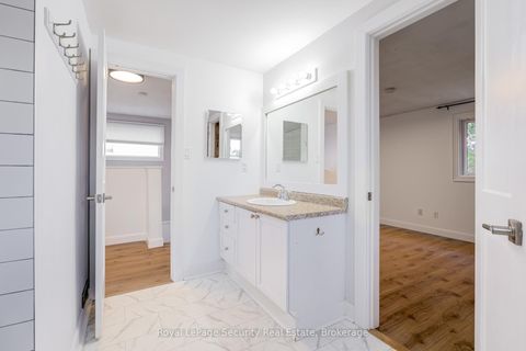 Photo 14 at 32 Wilson Court, Allandale, Barrie