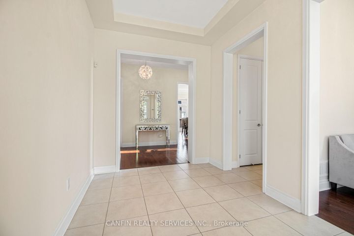 Photo 3 at 10 Calstock Place, Credit Valley, Brampton