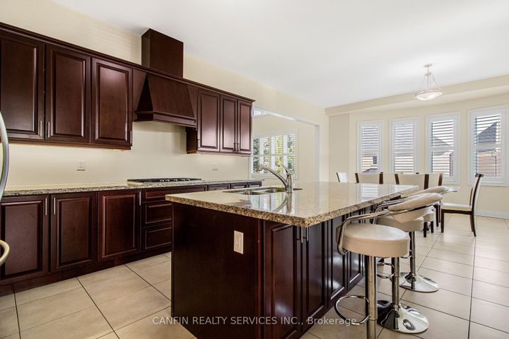 Photo 4 at 10 Calstock Place, Credit Valley, Brampton