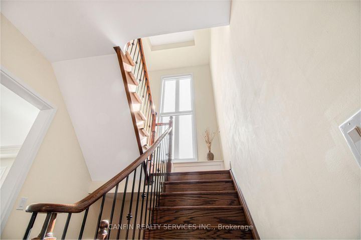 Photo 14 at 10 Calstock Place, Credit Valley, Brampton