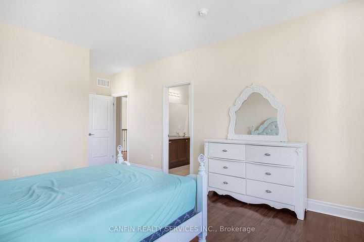 Photo 19 at 10 Calstock Place, Credit Valley, Brampton