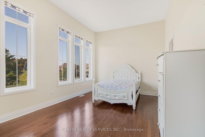 Photo 21 at 10 Calstock Place, Credit Valley, Brampton