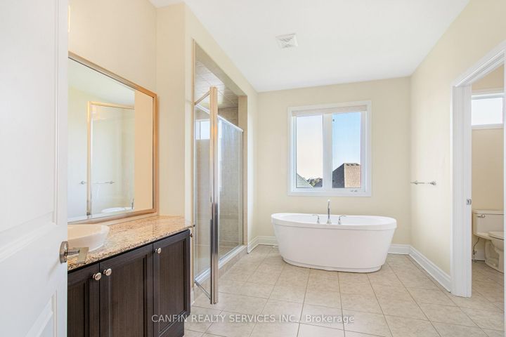 Photo 24 at 10 Calstock Place, Credit Valley, Brampton