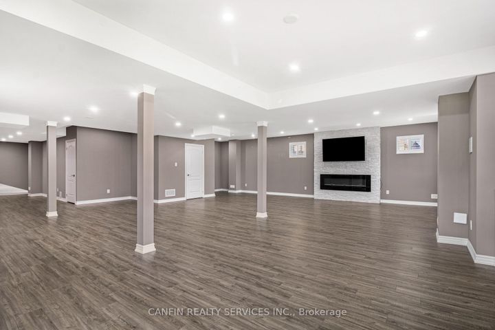 Photo 28 at 10 Calstock Place, Credit Valley, Brampton