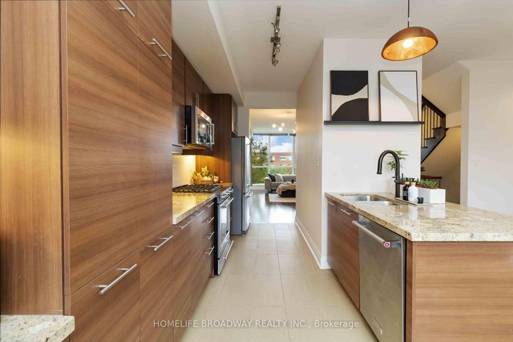 Photo 6 at 6 - 90 Little Creek Road, Hurontario, Mississauga