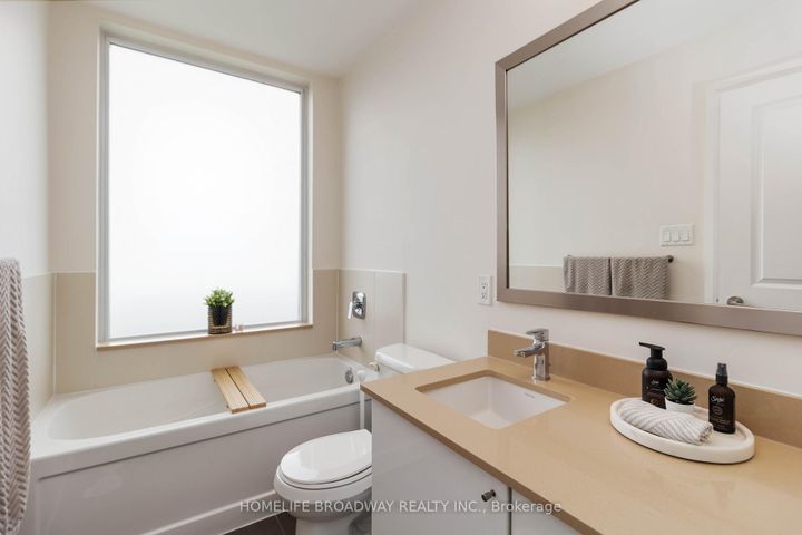 Photo 11 at 6 - 90 Little Creek Road, Hurontario, Mississauga