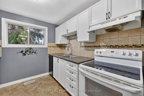 Photo 7 at 10 - 32 Sawmill Road, Ardagh, Barrie