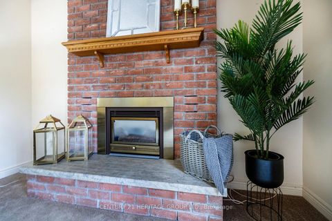 Photo 5 at 804 Mahina Street, McLaughlin, Oshawa