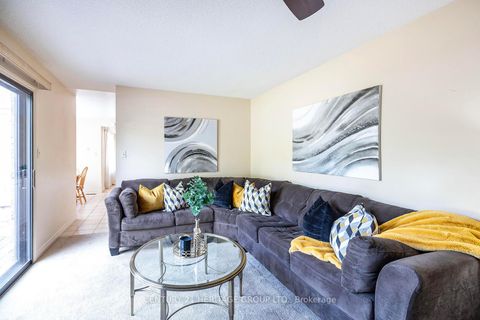 Photo 6 at 804 Mahina Street, McLaughlin, Oshawa