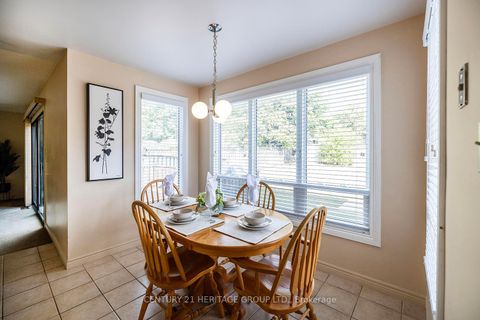 Photo 10 at 804 Mahina Street, McLaughlin, Oshawa