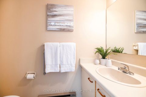 Photo 19 at 804 Mahina Street, McLaughlin, Oshawa