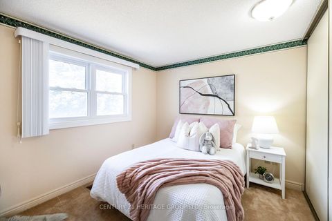 Photo 21 at 804 Mahina Street, McLaughlin, Oshawa