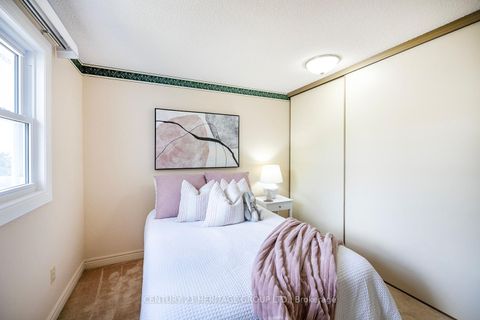 Photo 22 at 804 Mahina Street, McLaughlin, Oshawa