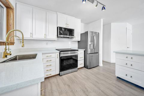 Photo 13 at 21 Huron Court, Aurora Heights, Aurora