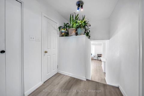 Photo 25 at 21 Huron Court, Aurora Heights, Aurora