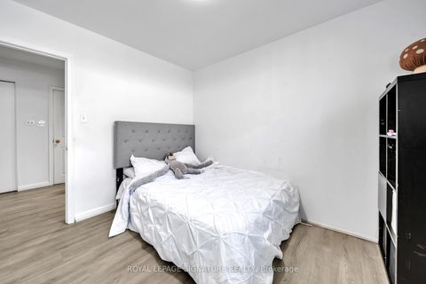 Photo 27 at 21 Huron Court, Aurora Heights, Aurora