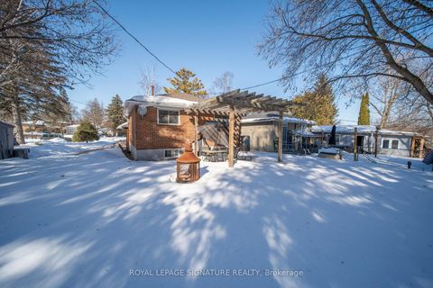 Photo 35 at 21 Huron Court, Aurora Heights, Aurora