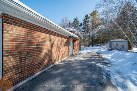 Photo 36 at 21 Huron Court, Aurora Heights, Aurora