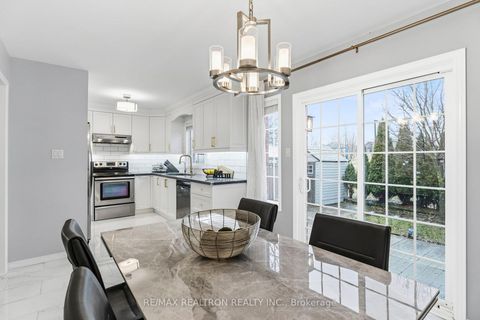 Photo 5 at 41 Wallwark Street, Bayview Northeast, Aurora