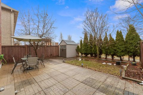 Photo 17 at 41 Wallwark Street, Bayview Northeast, Aurora