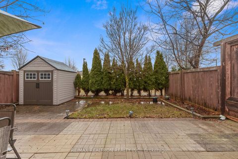 Photo 18 at 41 Wallwark Street, Bayview Northeast, Aurora