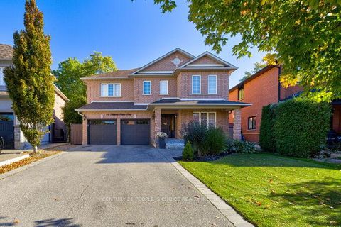 Photo 2 at 49 Humber Forest Court, Sonoma Heights, Vaughan