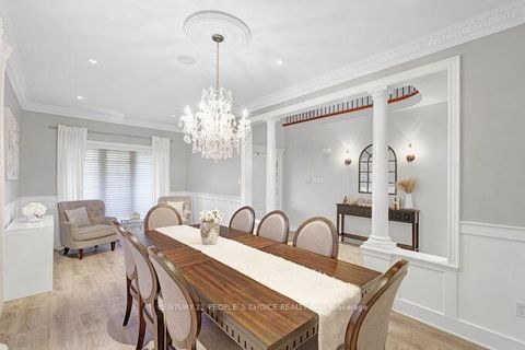 Photo 7 at 49 Humber Forest Court, Sonoma Heights, Vaughan