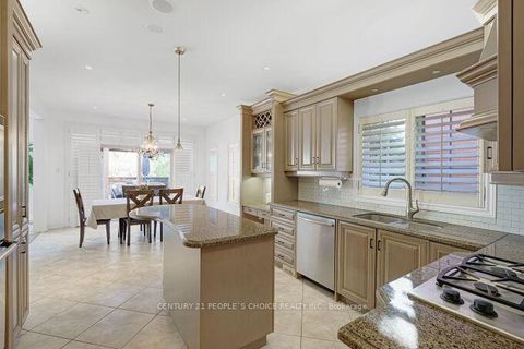 Photo 8 at 49 Humber Forest Court, Sonoma Heights, Vaughan