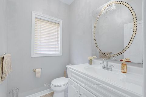 Photo 14 at 49 Humber Forest Court, Sonoma Heights, Vaughan