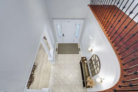 Photo 17 at 49 Humber Forest Court, Sonoma Heights, Vaughan