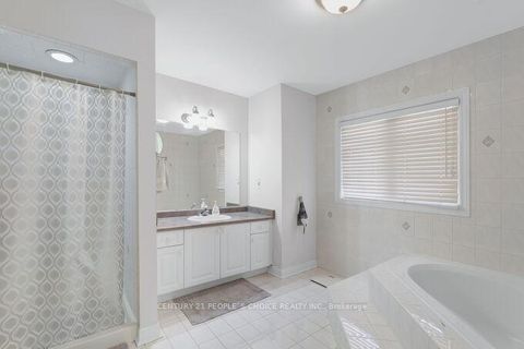 Photo 19 at 49 Humber Forest Court, Sonoma Heights, Vaughan