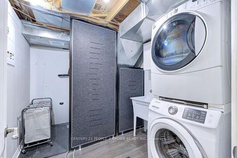 Photo 24 at 49 Humber Forest Court, Sonoma Heights, Vaughan