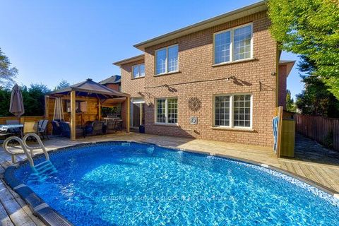 Photo 32 at 49 Humber Forest Court, Sonoma Heights, Vaughan