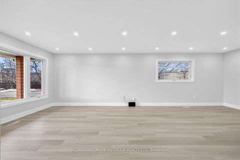 Photo 2 at 12 Pleasant View Drive, Pleasant View, Toronto