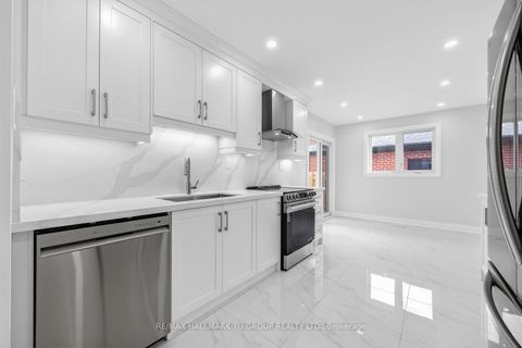 Photo 12 at 12 Pleasant View Drive, Pleasant View, Toronto