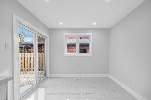 Photo 14 at 12 Pleasant View Drive, Pleasant View, Toronto