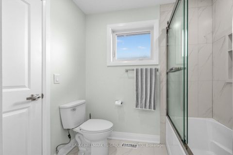 Photo 20 at 12 Pleasant View Drive, Pleasant View, Toronto