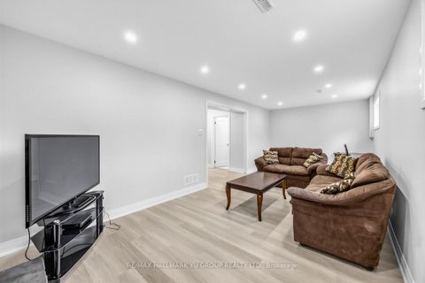 Photo 26 at 12 Pleasant View Drive, Pleasant View, Toronto