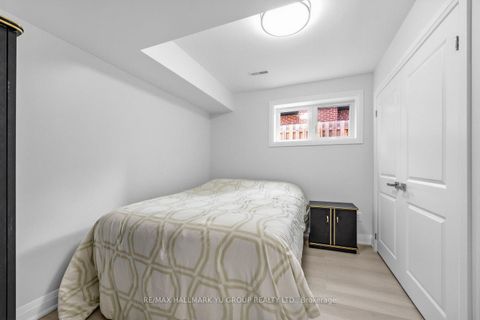 Photo 27 at 12 Pleasant View Drive, Pleasant View, Toronto