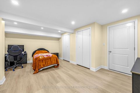 Photo 32 at 12 Pleasant View Drive, Pleasant View, Toronto