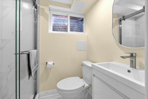 Photo 33 at 12 Pleasant View Drive, Pleasant View, Toronto