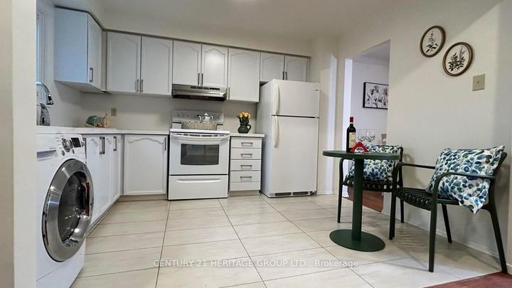 Photo 6 at 38 Gray Crescent, North Richvale, Richmond Hill