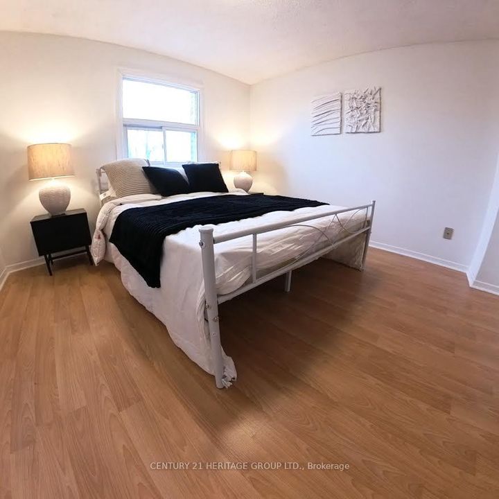 Photo 10 at 38 Gray Crescent, North Richvale, Richmond Hill