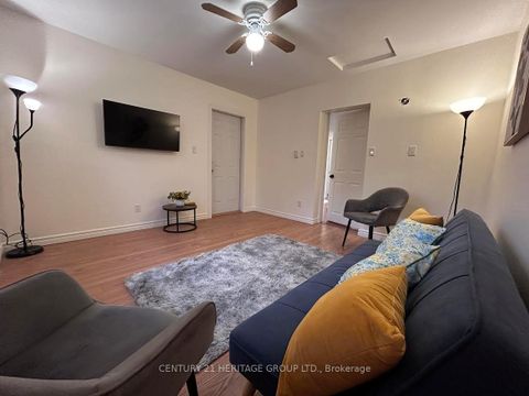 Photo 5 at 38 Gray Crescent, North Richvale, Richmond Hill