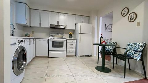 Photo 6 at 38 Gray Crescent, North Richvale, Richmond Hill