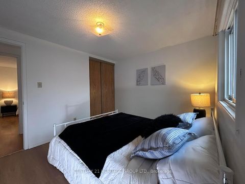 Photo 13 at 38 Gray Crescent, North Richvale, Richmond Hill