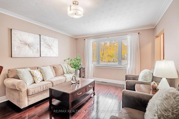Photo 7 at 245 Elmwood Avenue, Harding, Richmond Hill