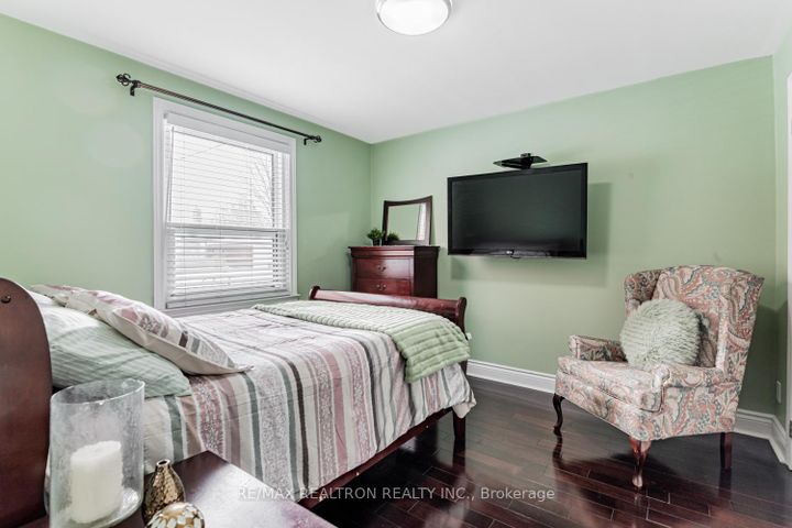 Photo 10 at 245 Elmwood Avenue, Harding, Richmond Hill