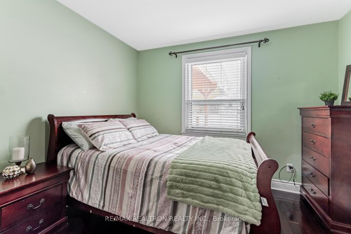 Photo 11 at 245 Elmwood Avenue, Harding, Richmond Hill