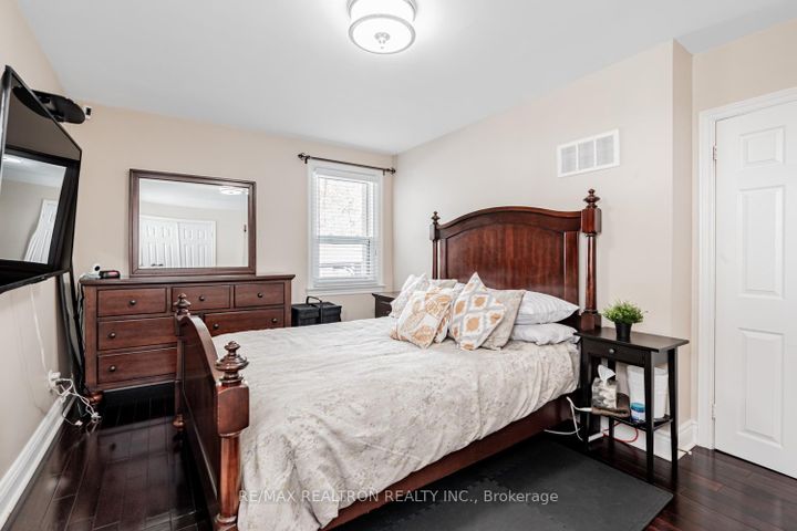 Photo 13 at 245 Elmwood Avenue, Harding, Richmond Hill